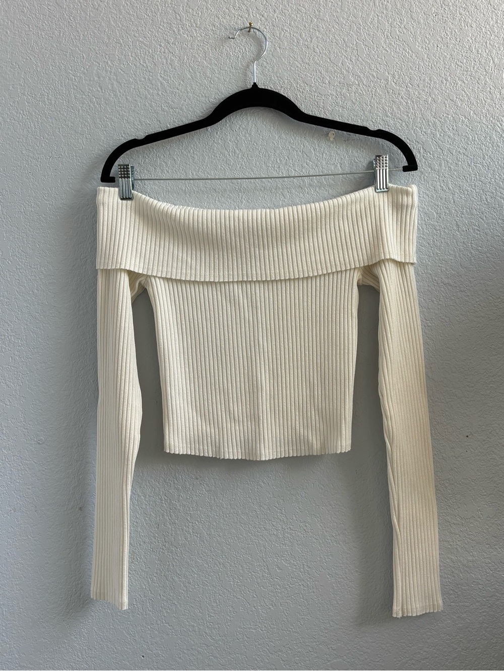 Off-Shoulder Ribbed Long-Sleeve Top - Size Small - Picture 6 of 7